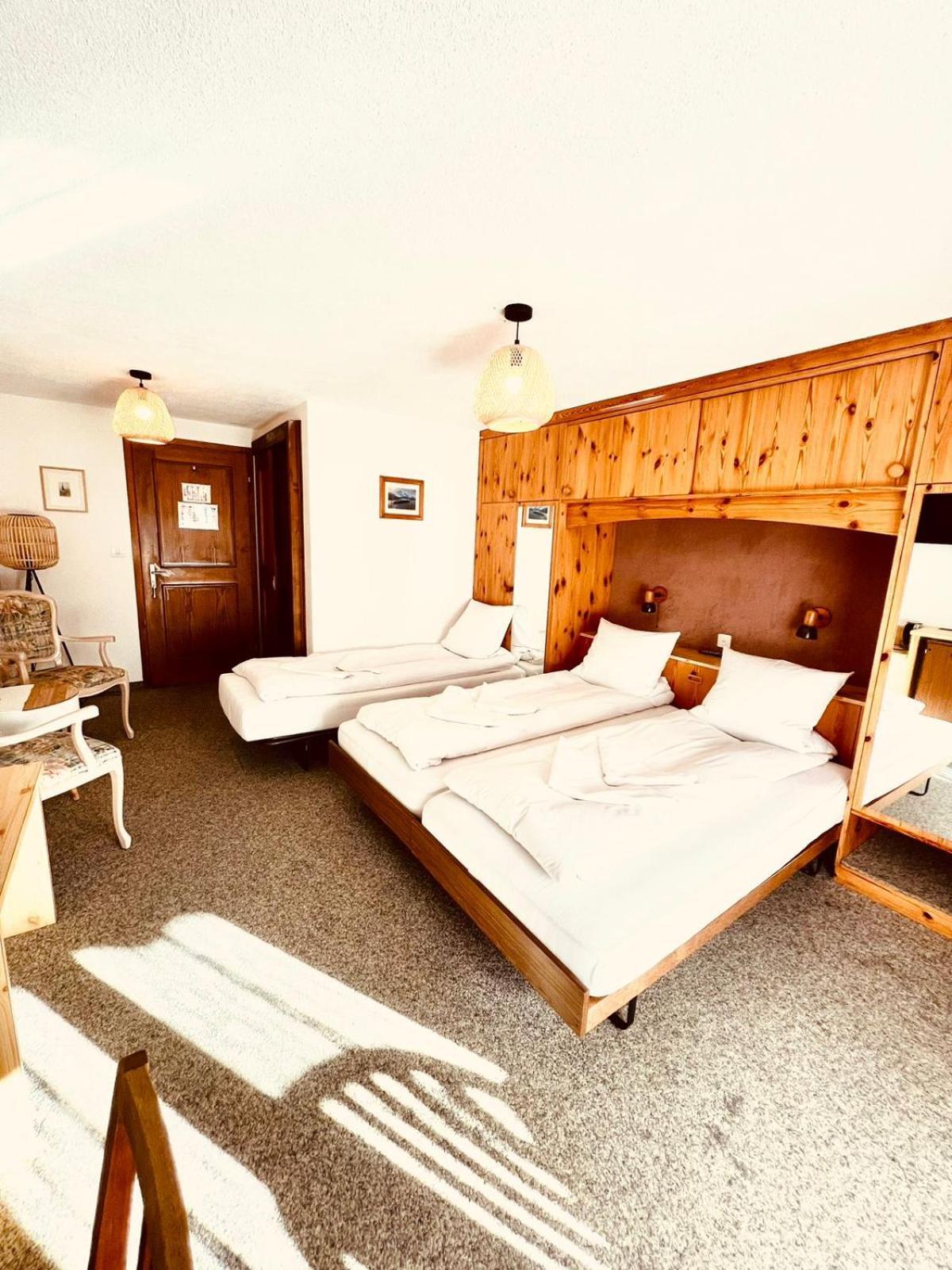 Hotel Old Jnn Клостерс Екстер'єр фото