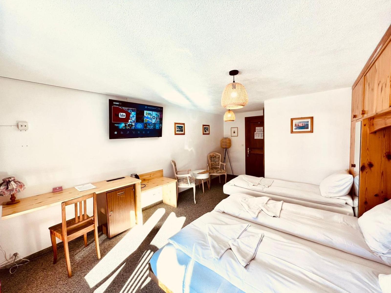 Hotel Old Jnn Клостерс Екстер'єр фото